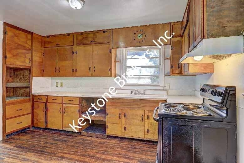 1752 Upper River Rd - Photo 5 of 12