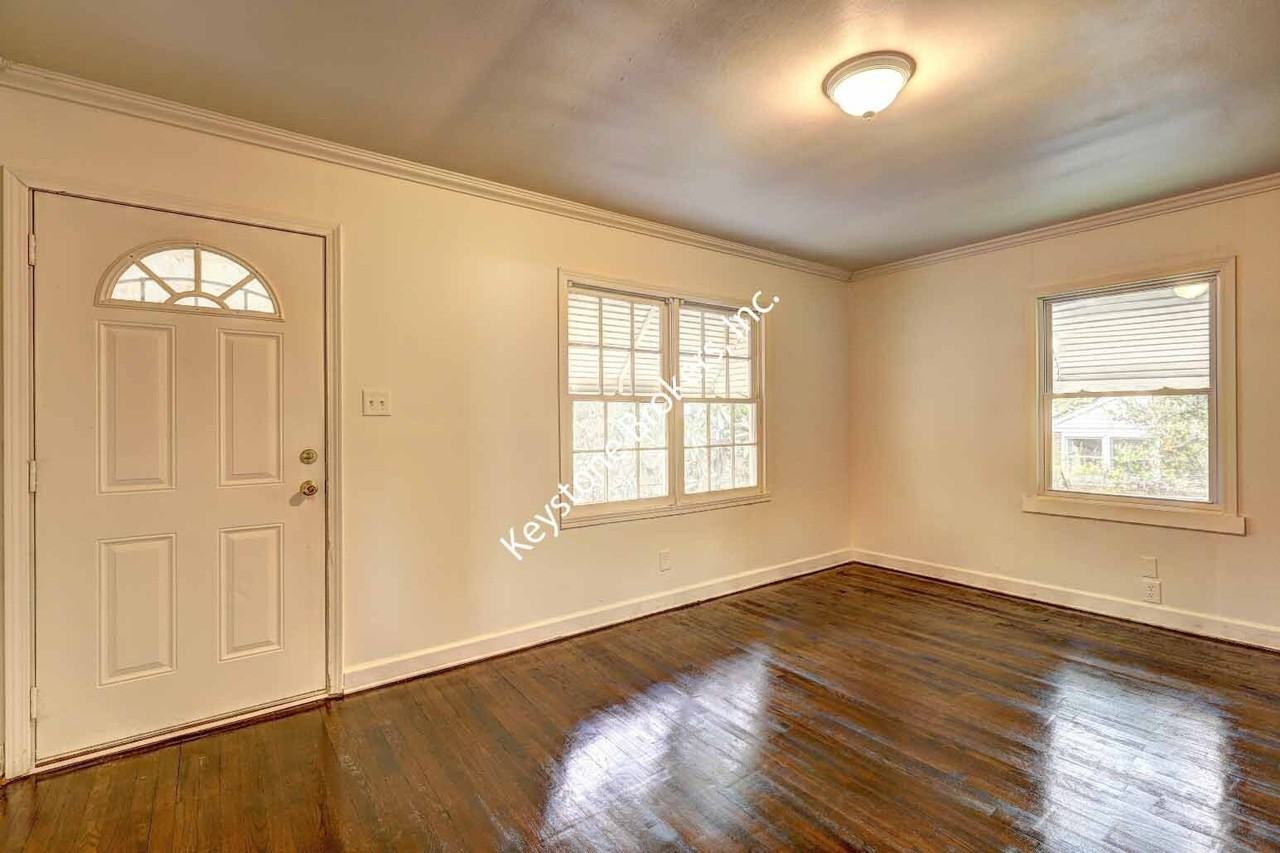 2721 Date Ave - Photo 2 of 10