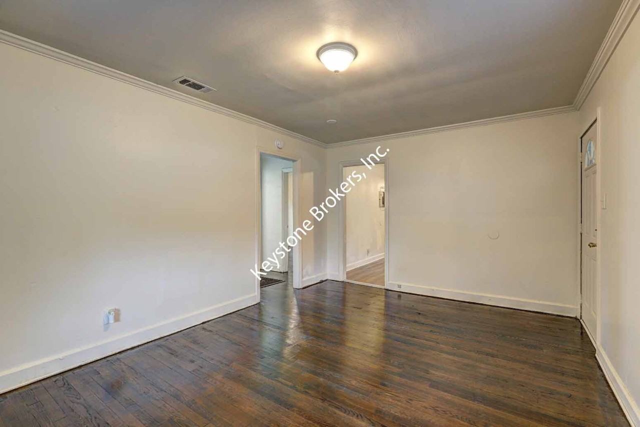 2721 Date Ave - Photo 3 of 10