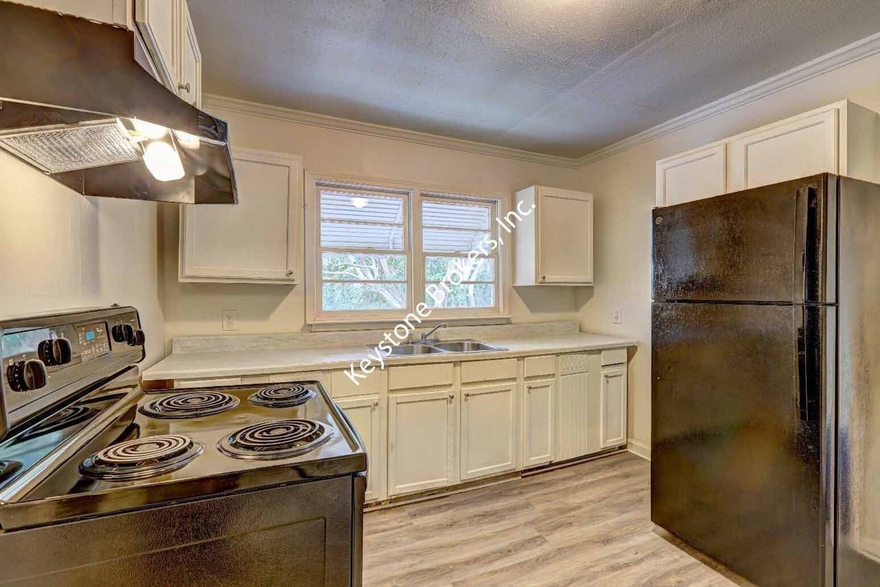 2721 Date Ave - Photo 4 of 10
