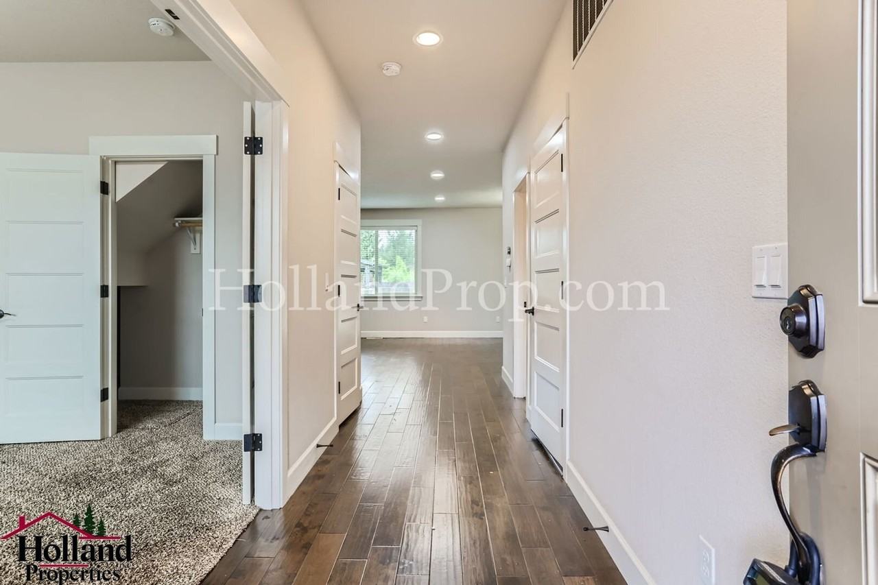 4727 Ne Kaycee St - Photo 4 of 28