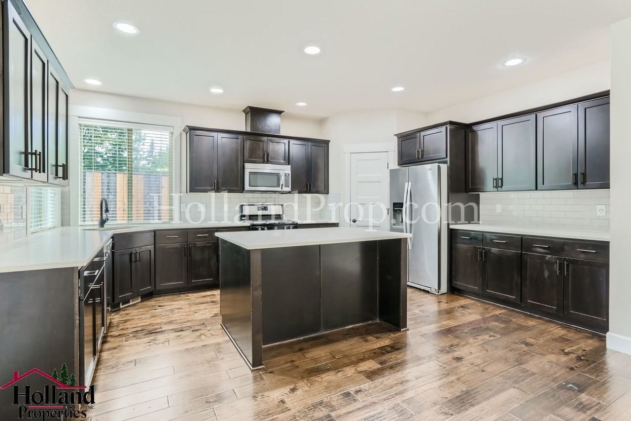 4727 Ne Kaycee St - Photo 7 of 28
