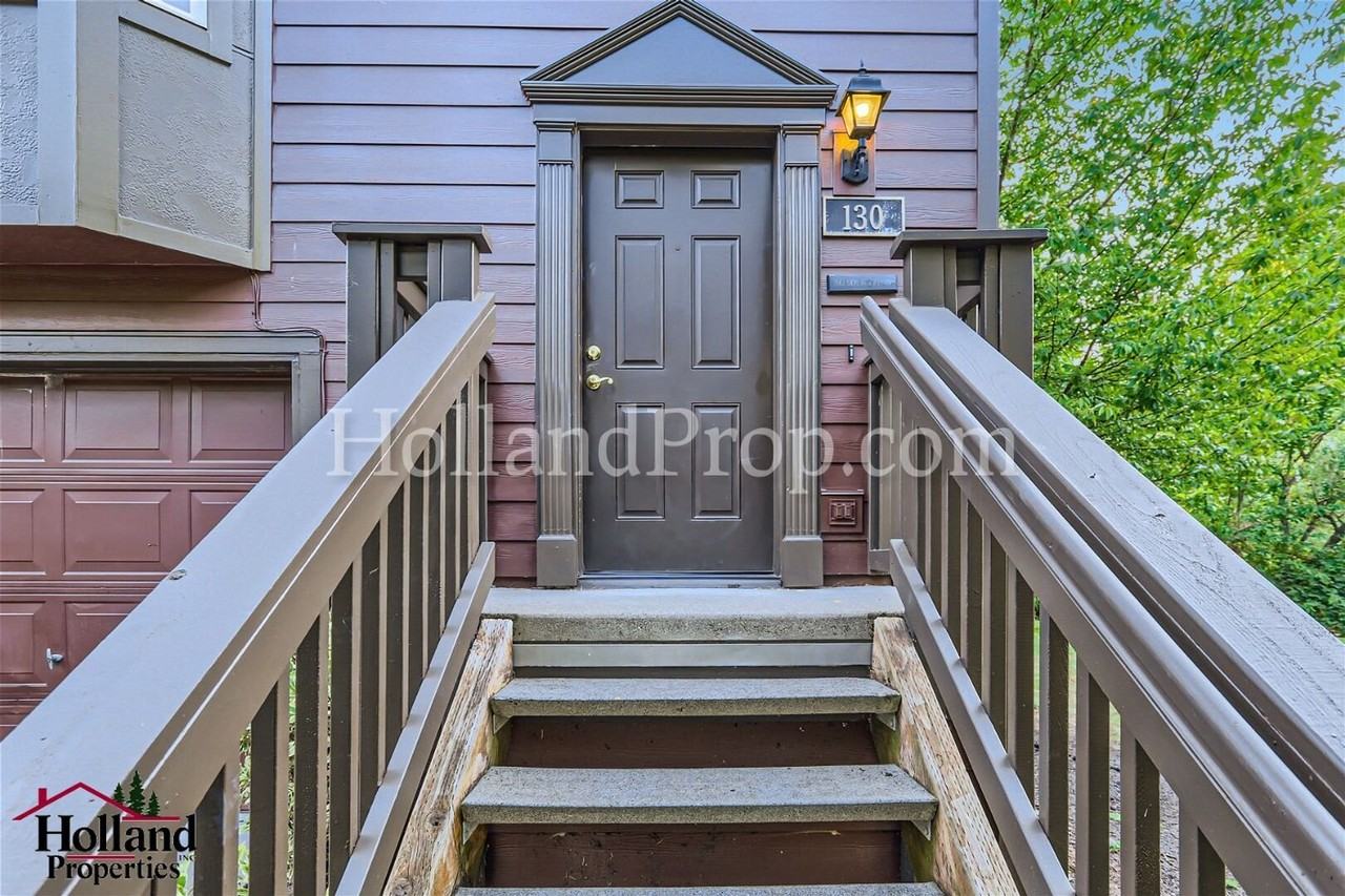 130 Ne 75th Ave - Photo 3 of 28