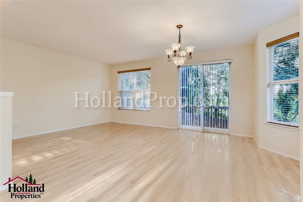 130 Ne 75th Ave - Photo 6 of 28