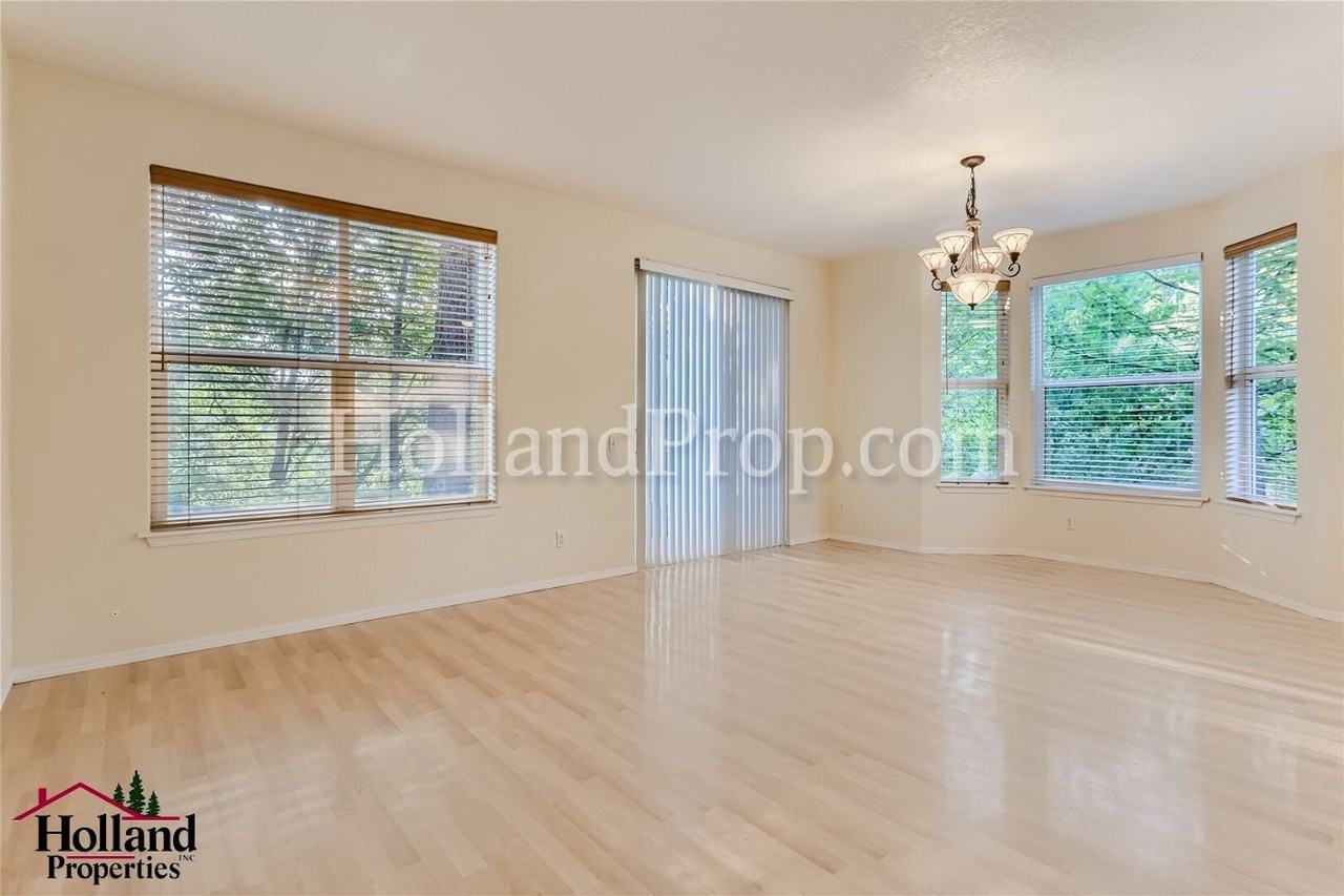 130 Ne 75th Ave - Photo 7 of 28