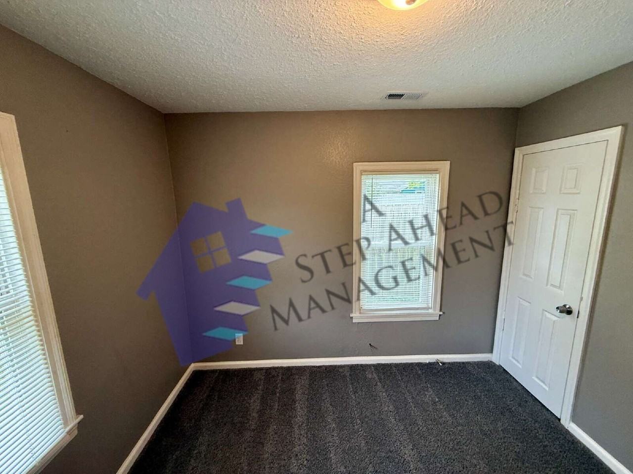 1001 Denison St - Photo 3 of 19