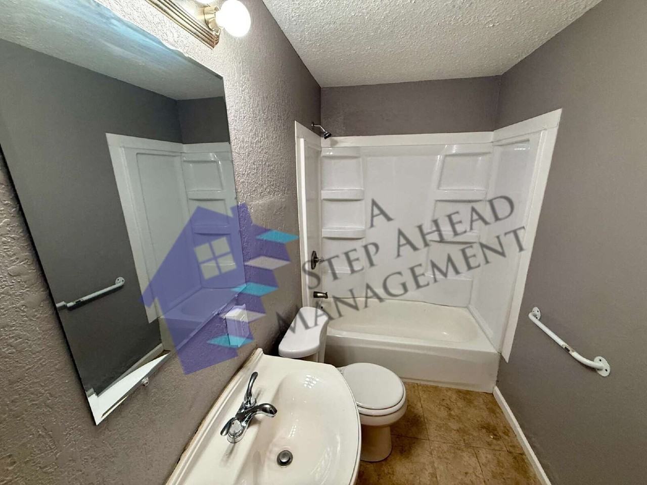 1001 Denison St - Photo 6 of 19