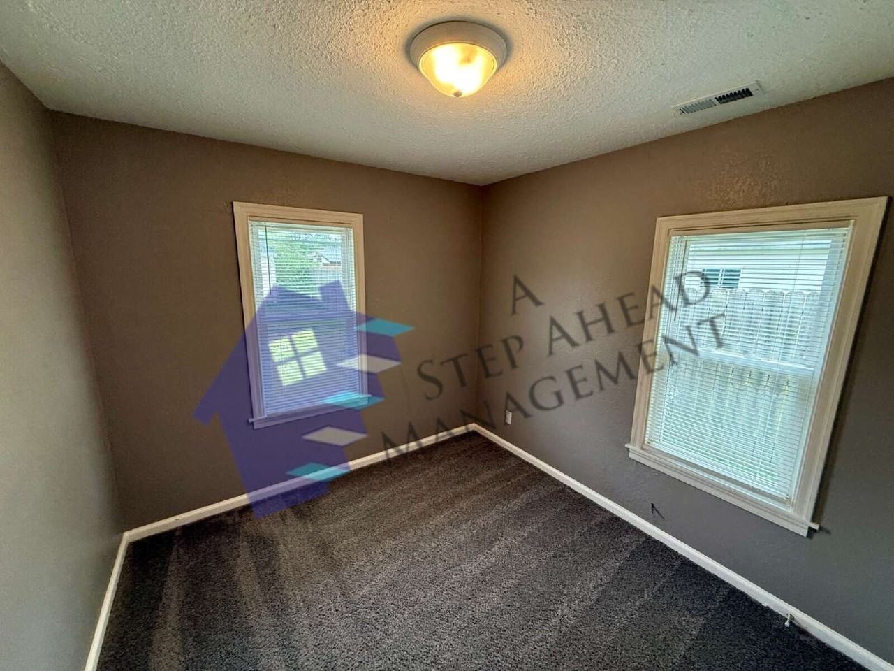 1001 Denison St - Photo 7 of 19