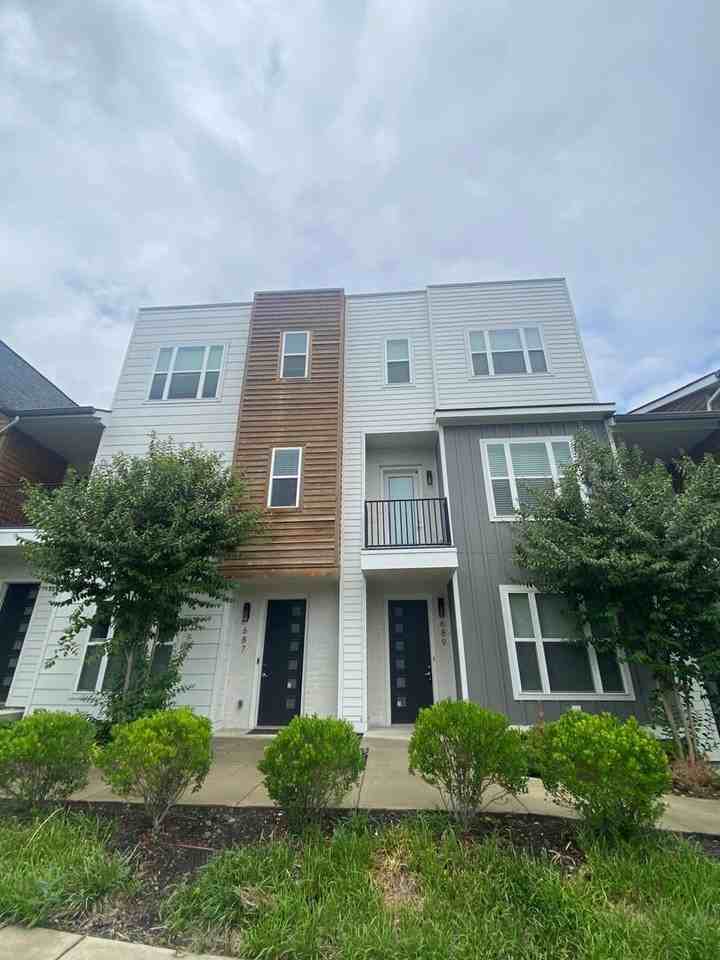 689 Vernon Ave - Photo 2 of 14