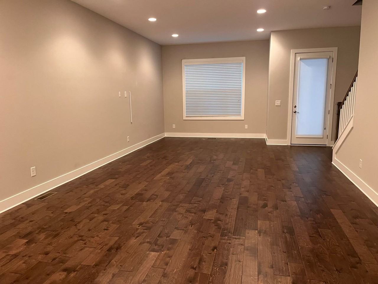 689 Vernon Ave - Photo 5 of 14