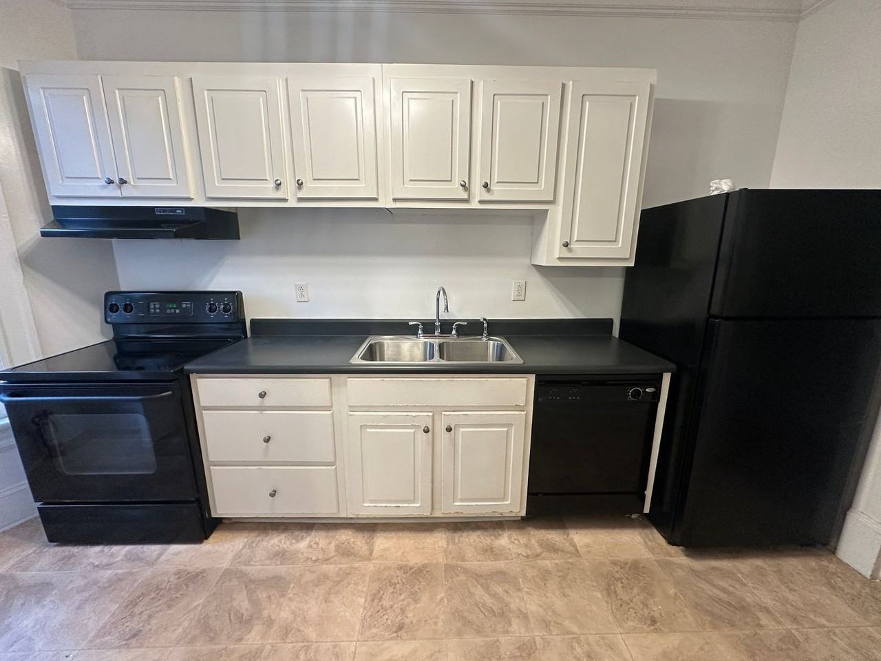 946 Magnolia St #6 - Photo 4 of 11
