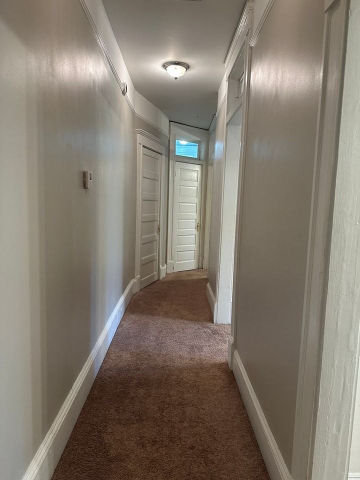 946 Magnolia St #6 - Photo 5 of 11