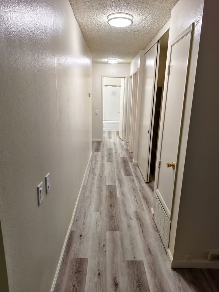 Governors Square Apartments - Photo 7 of 22