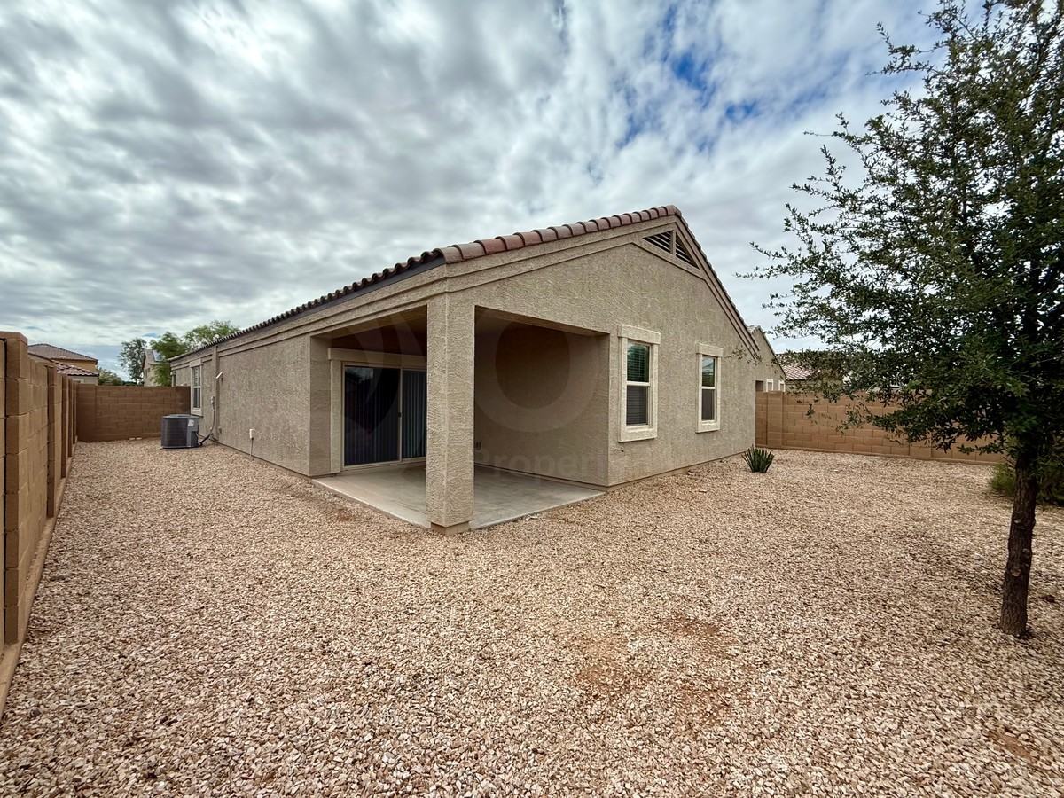 1238 E Lee Pl - Photo 3 of 19