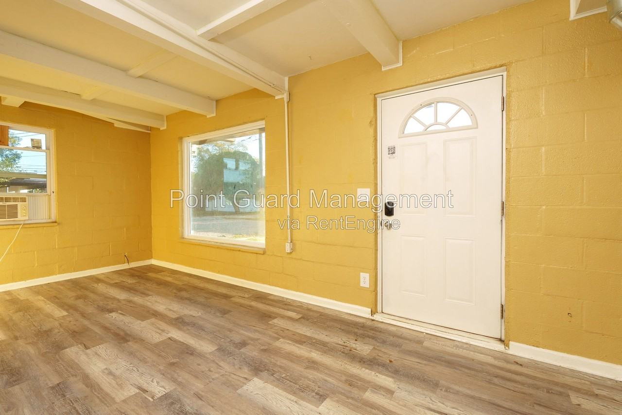 1335 W Dora Ave #1335 - Photo 3 of 23