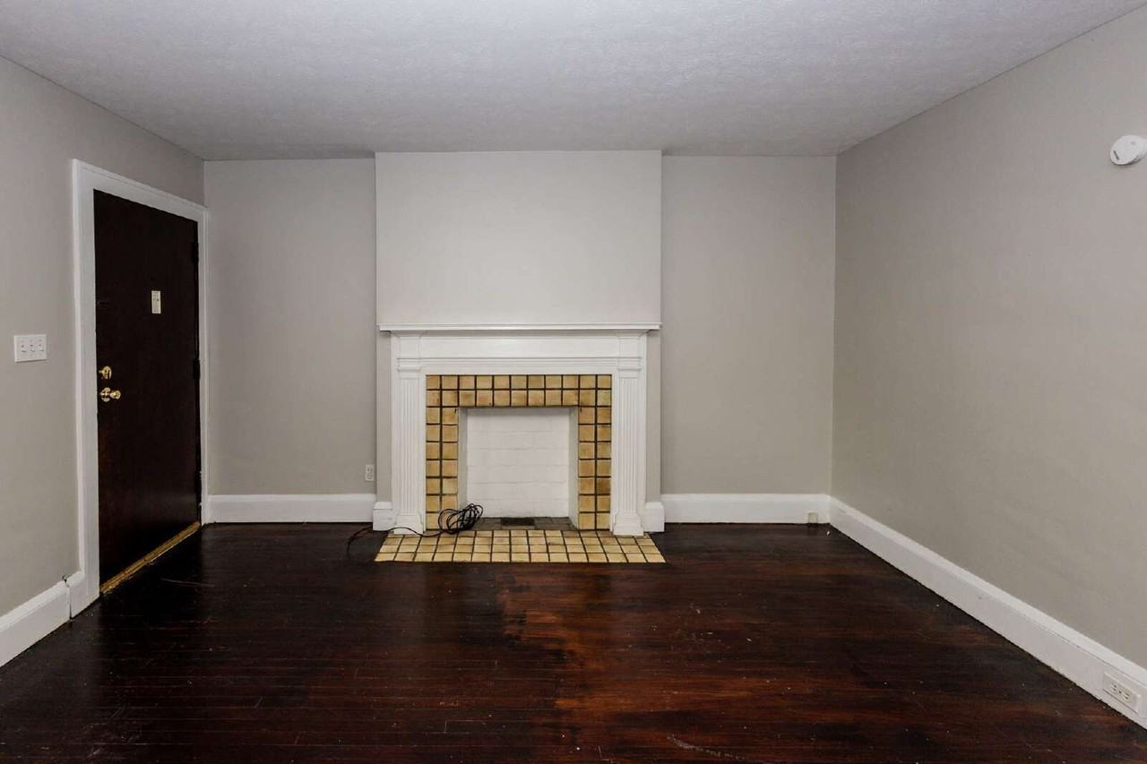 1499 Maple Rd - Photo 2 of 19
