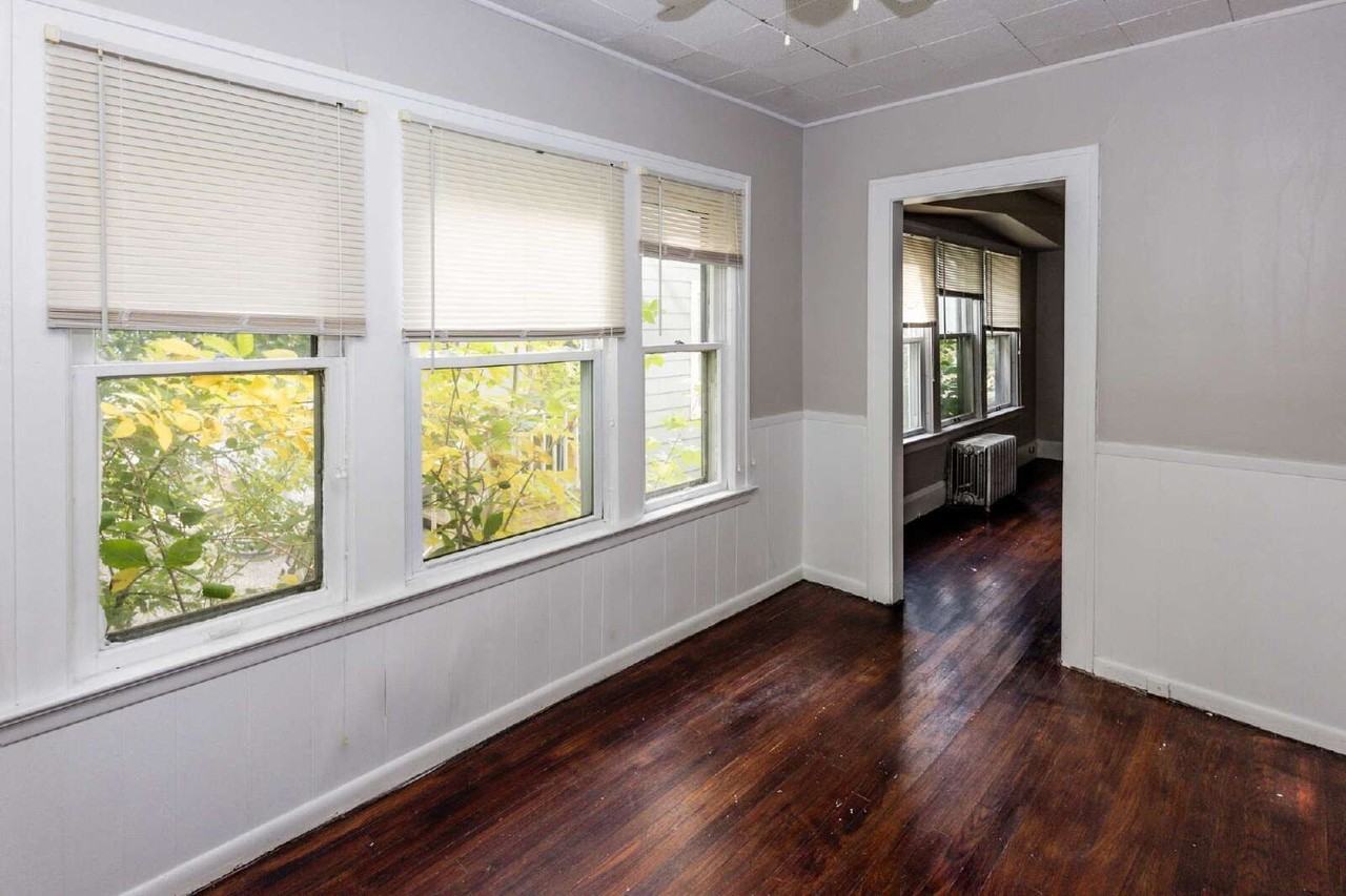 1499 Maple Rd - Photo 5 of 19