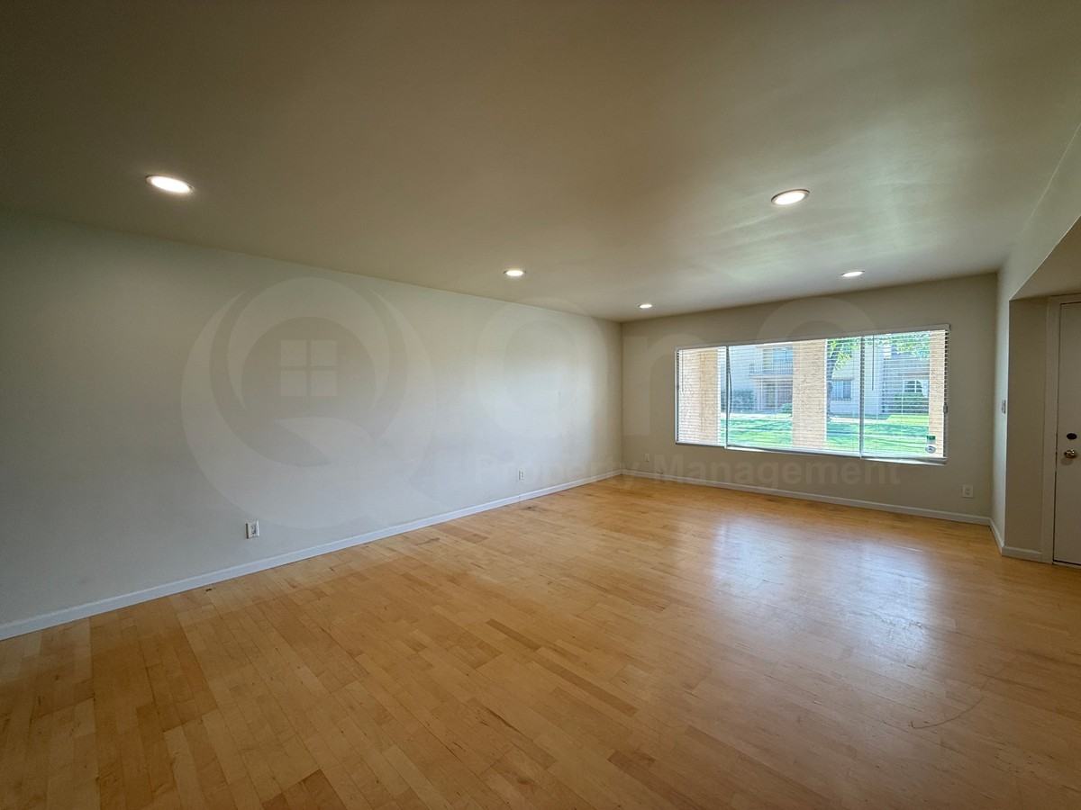 2164 E Ellis Dr - Photo 5 of 29