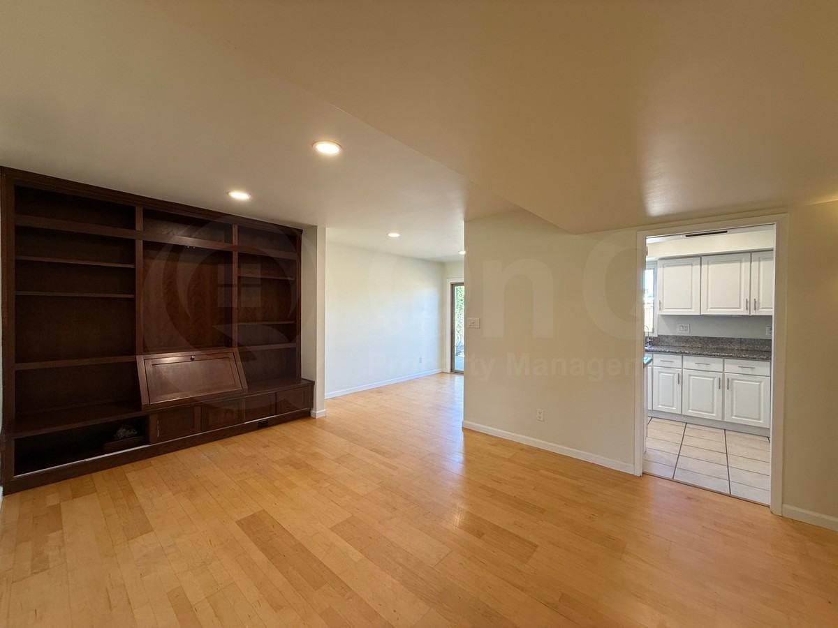 2164 E Ellis Dr - Photo 6 of 29