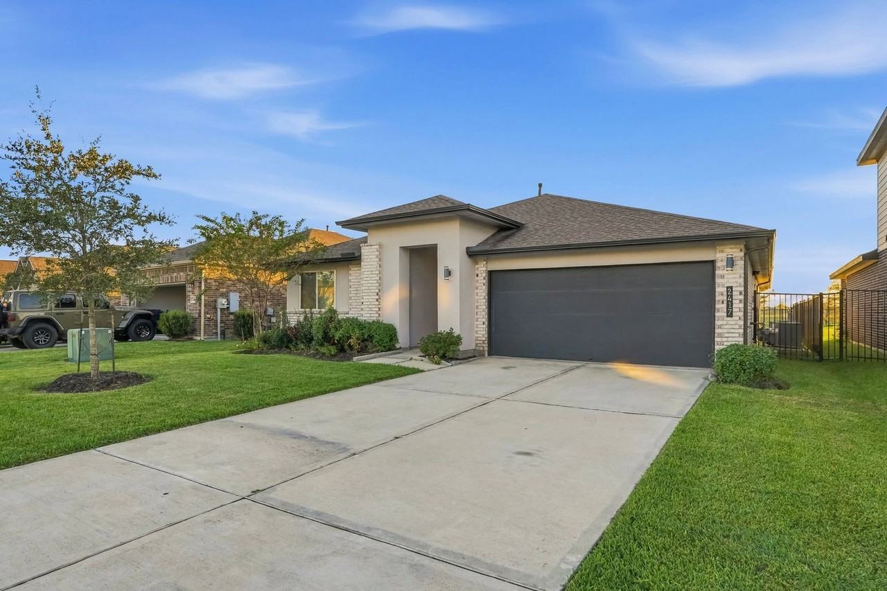2417 Mar Vista Ln