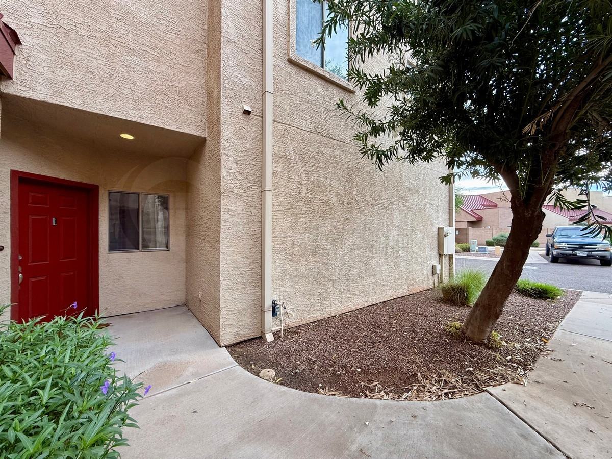 1015 S Val Vista Dr #28 - Photo 2 of 17