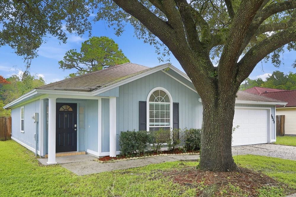 8037 Boonesborough Trl - Photo 3 of 16