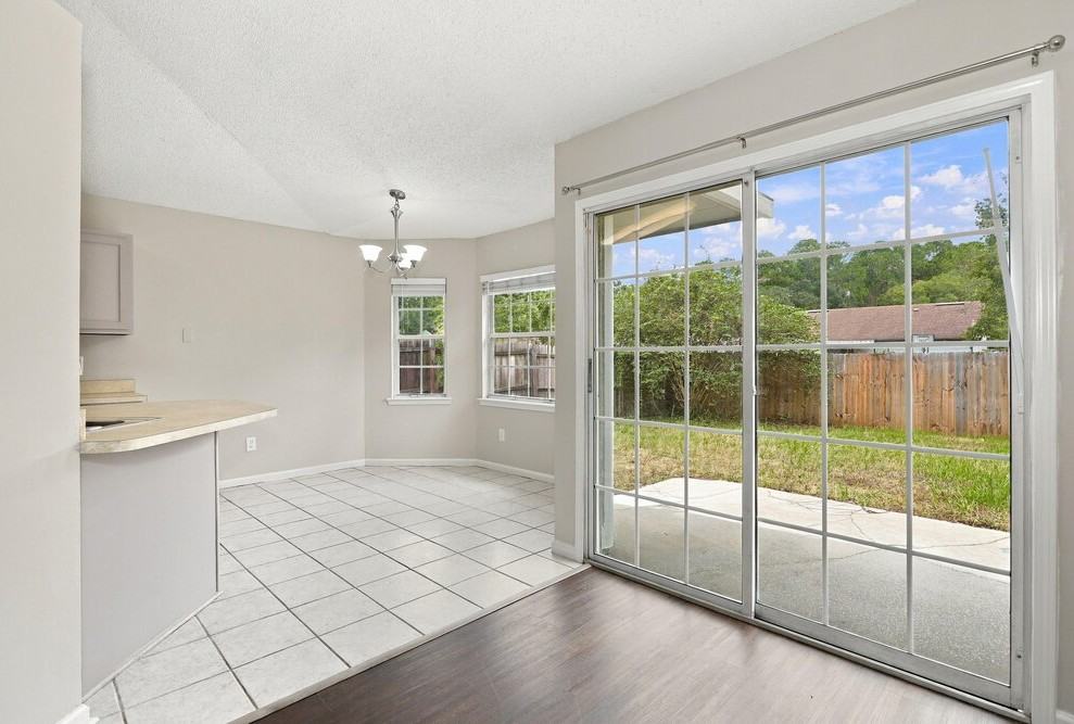 8037 Boonesborough Trl - Photo 6 of 16