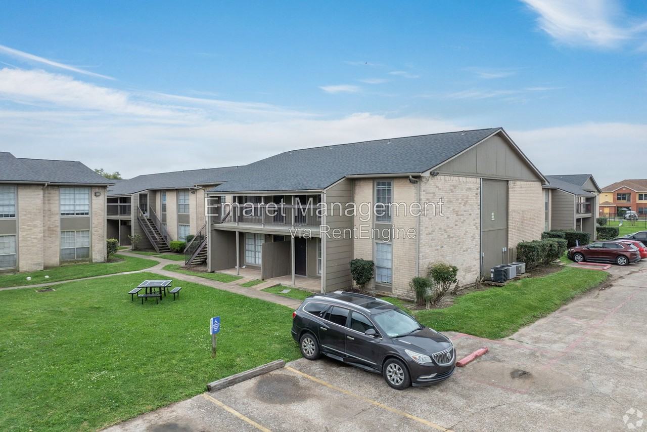 101 Hackberry St #1413 - Photo 6 of 11