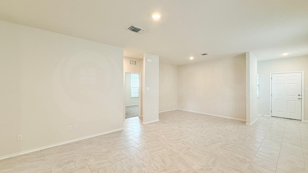 245 Janelle Ln - Photo 5 of 23