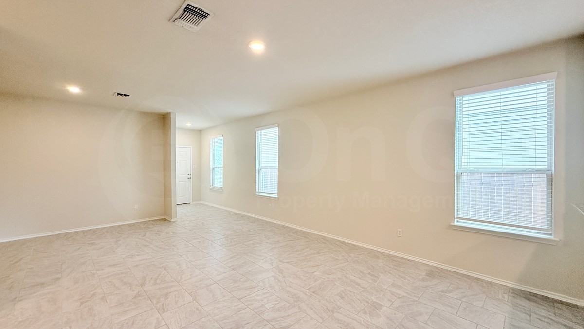 245 Janelle Ln - Photo 7 of 23
