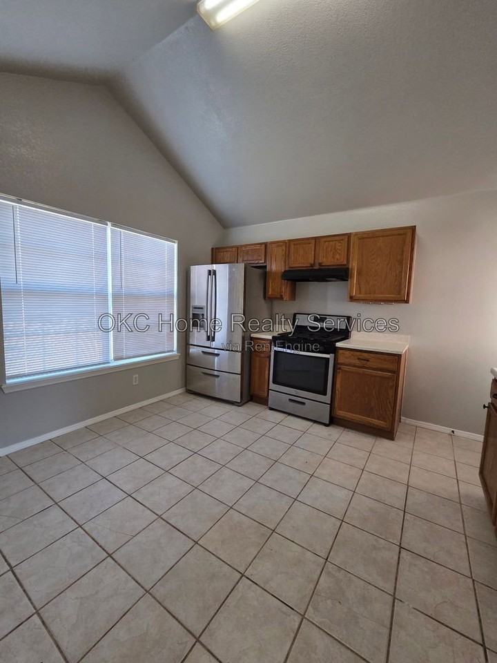 628 Nw 20th St - Photo 5 of 22