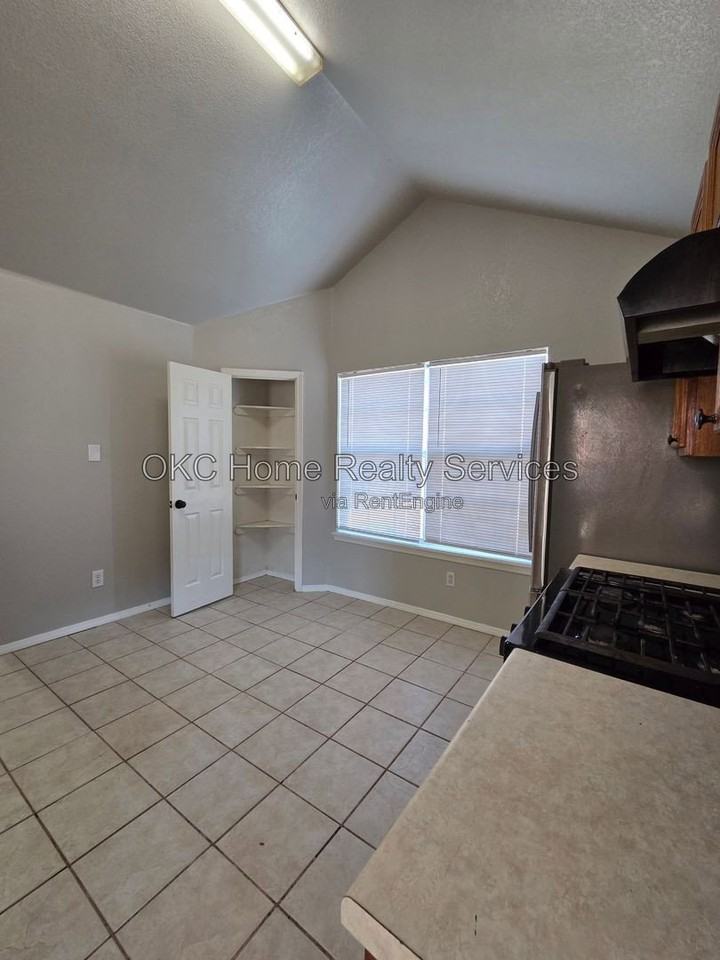 628 Nw 20th St - Photo 6 of 22