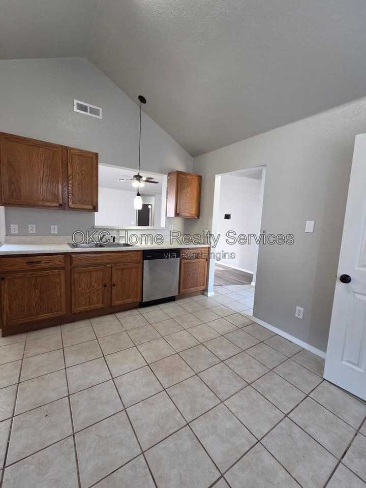 628 Nw 20th St - Photo 7 of 22