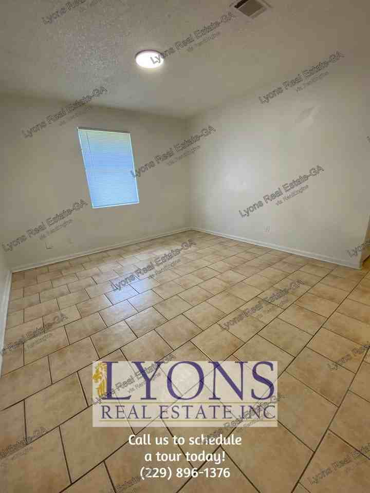 1016 S Gordon Ave #D - Photo 2 of 10