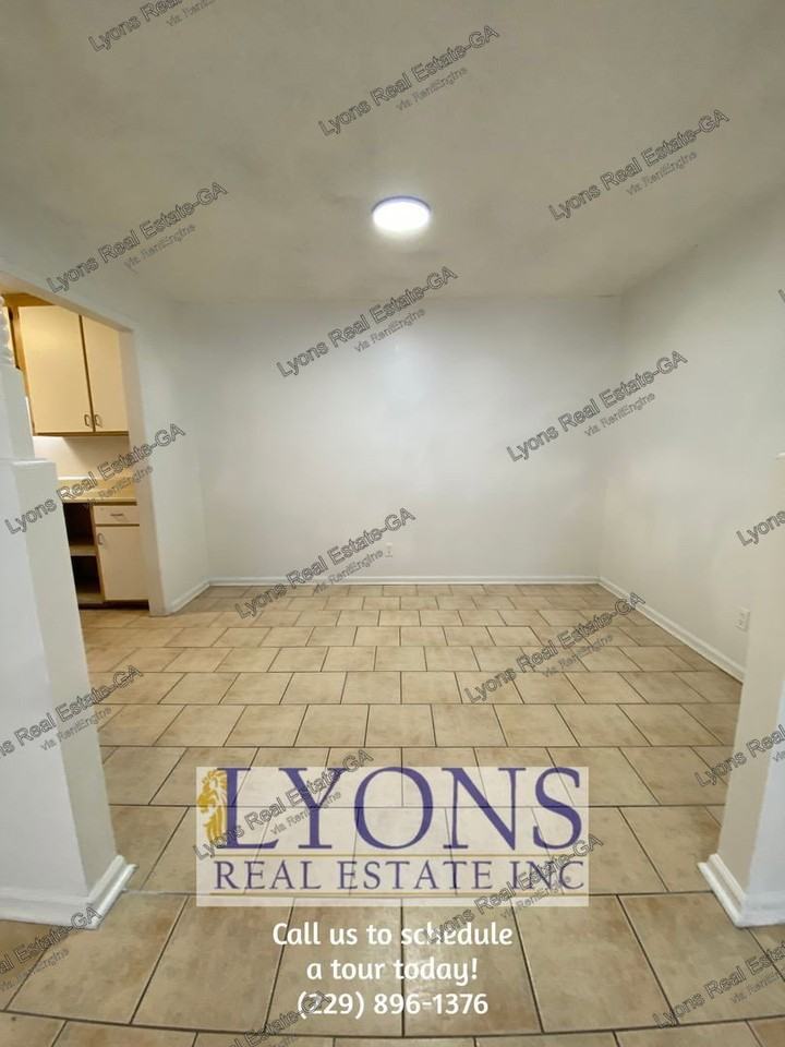 1016 S Gordon Ave #D - Photo 3 of 10