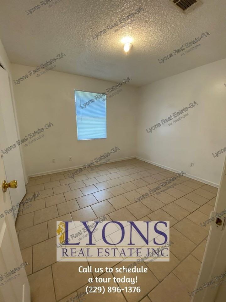1016 S Gordon Ave #D - Photo 5 of 10