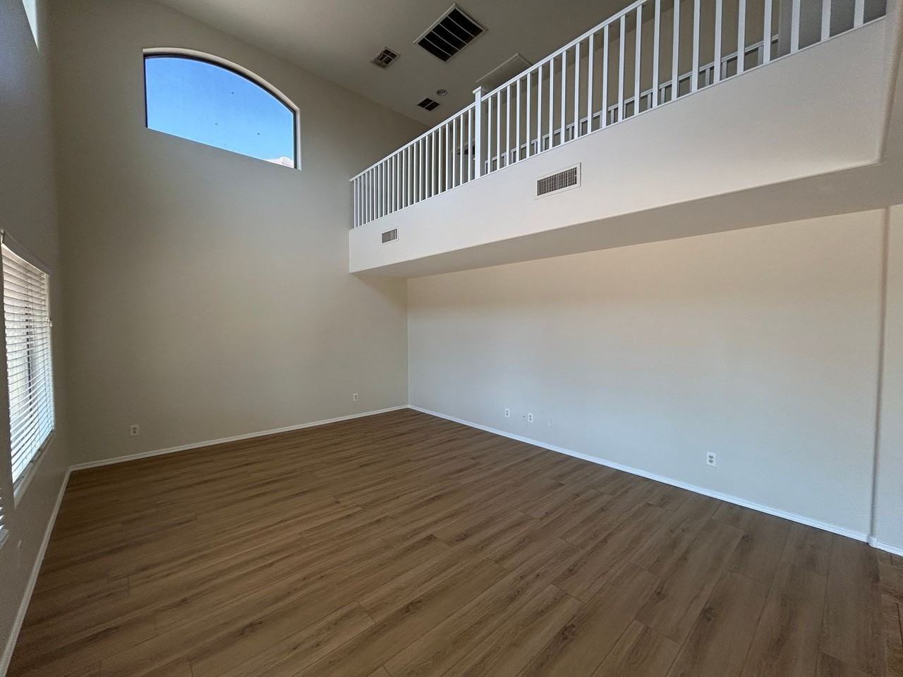 8837 W Preston Ln - Photo 7 of 24