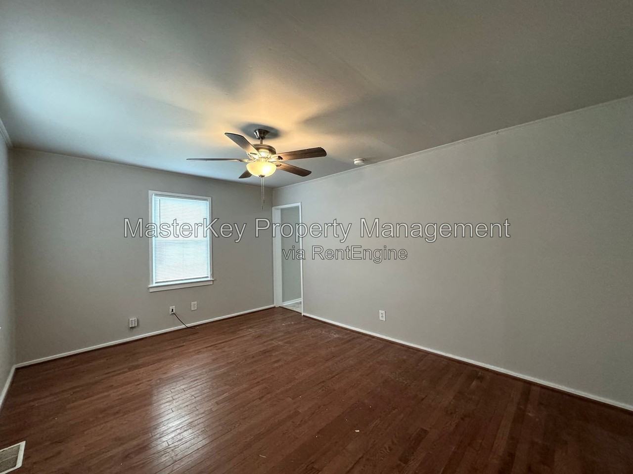 1709 Oakwood Ave - Photo 4 of 16