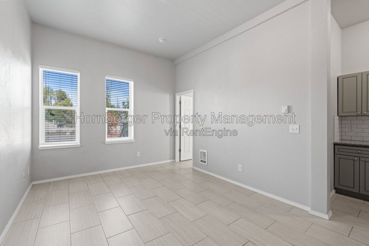 3016 E 5th Ave #2 - Photo 5 of 15