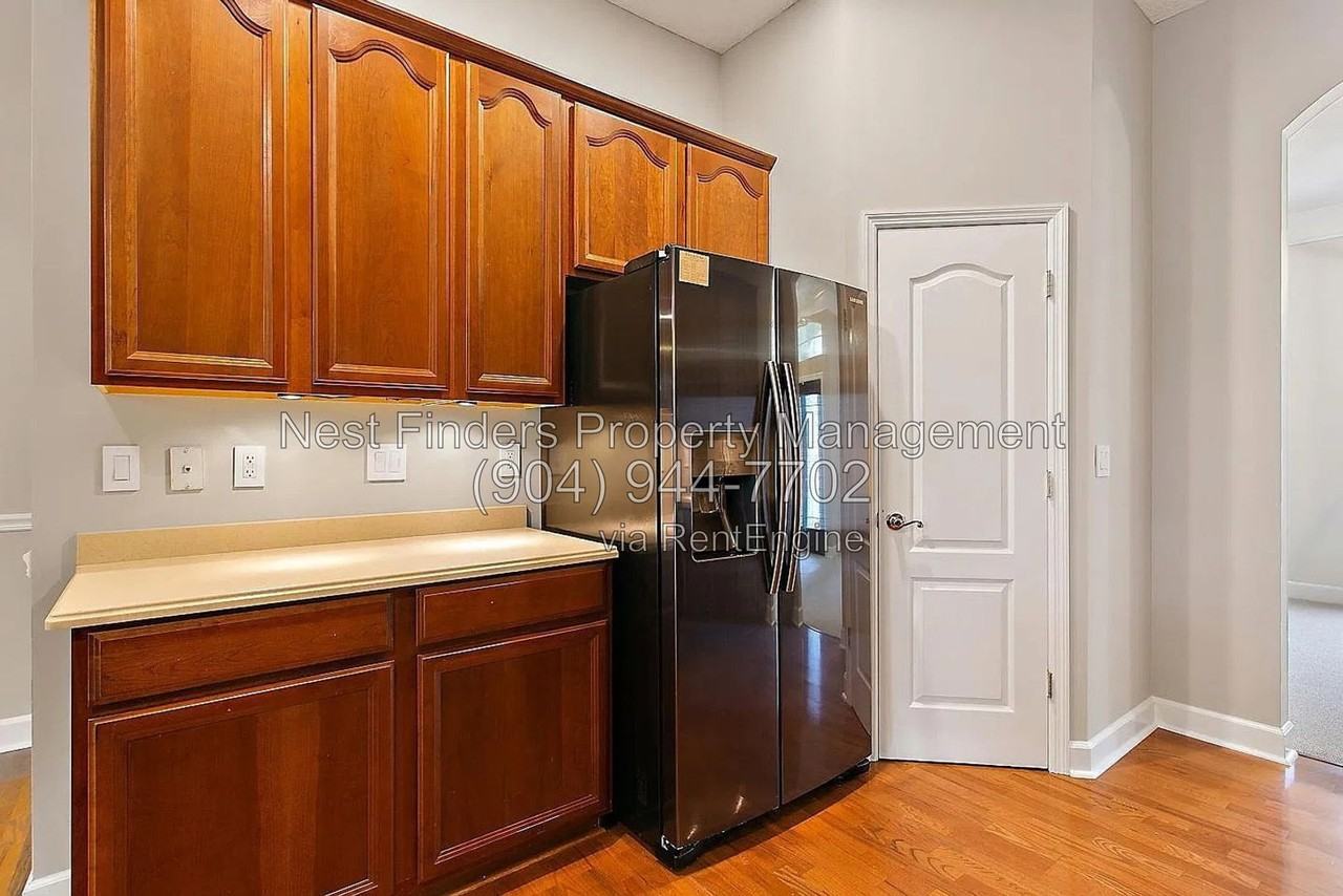 274 Oak Common Ave - Photo 5 of 20