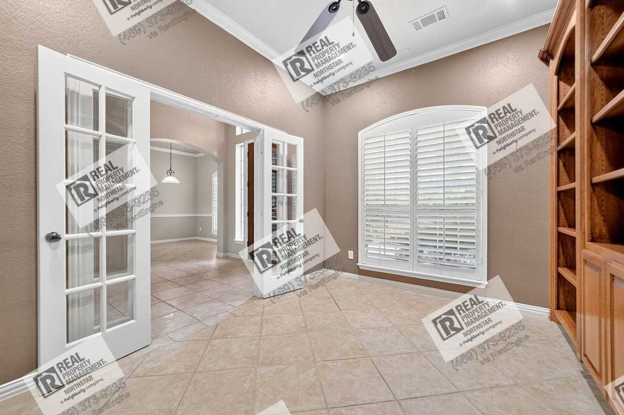 661 Channel Ridge Dr - Photo 4 of 42