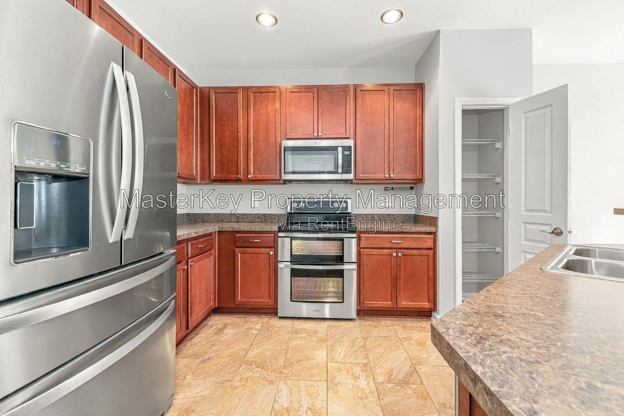 1800 Grace Point Rd - Photo 4 of 28