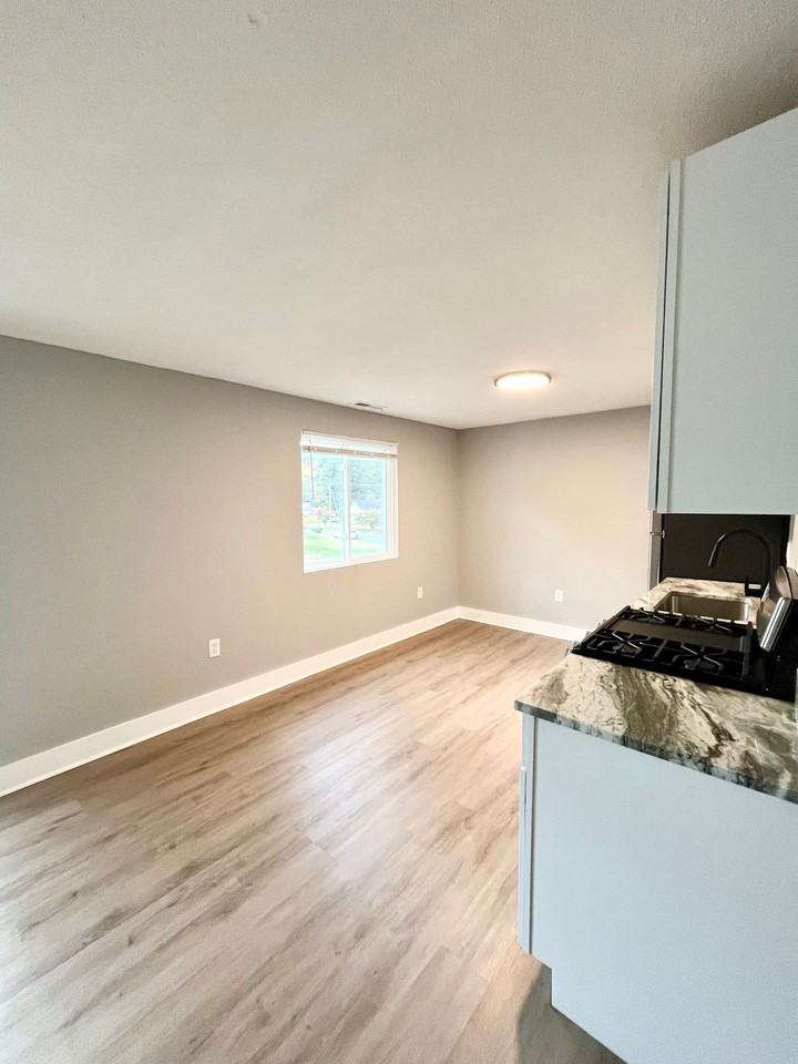 675 Corning Rd #6 - Photo 5 of 31