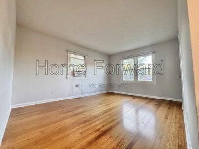 2065 Spring Station Dr - Photo 3 of 15