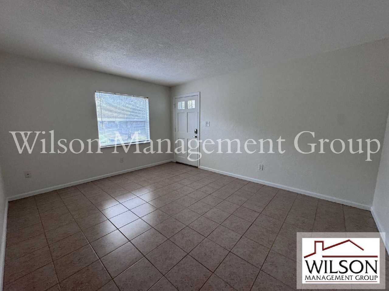 1111 Washington Ave #3 - Photo 6 of 22