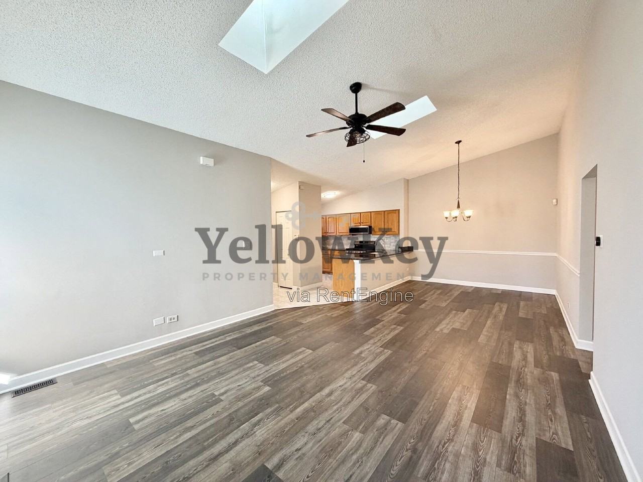 201 Fir Ct - Photo 2 of 13