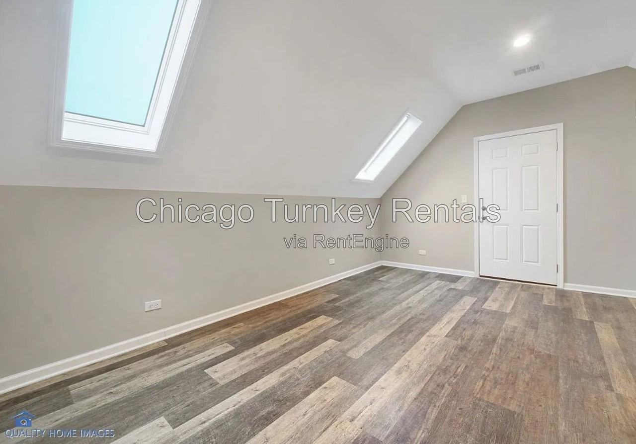 2634 S Harding Ave #C - Photo 6 of 7
