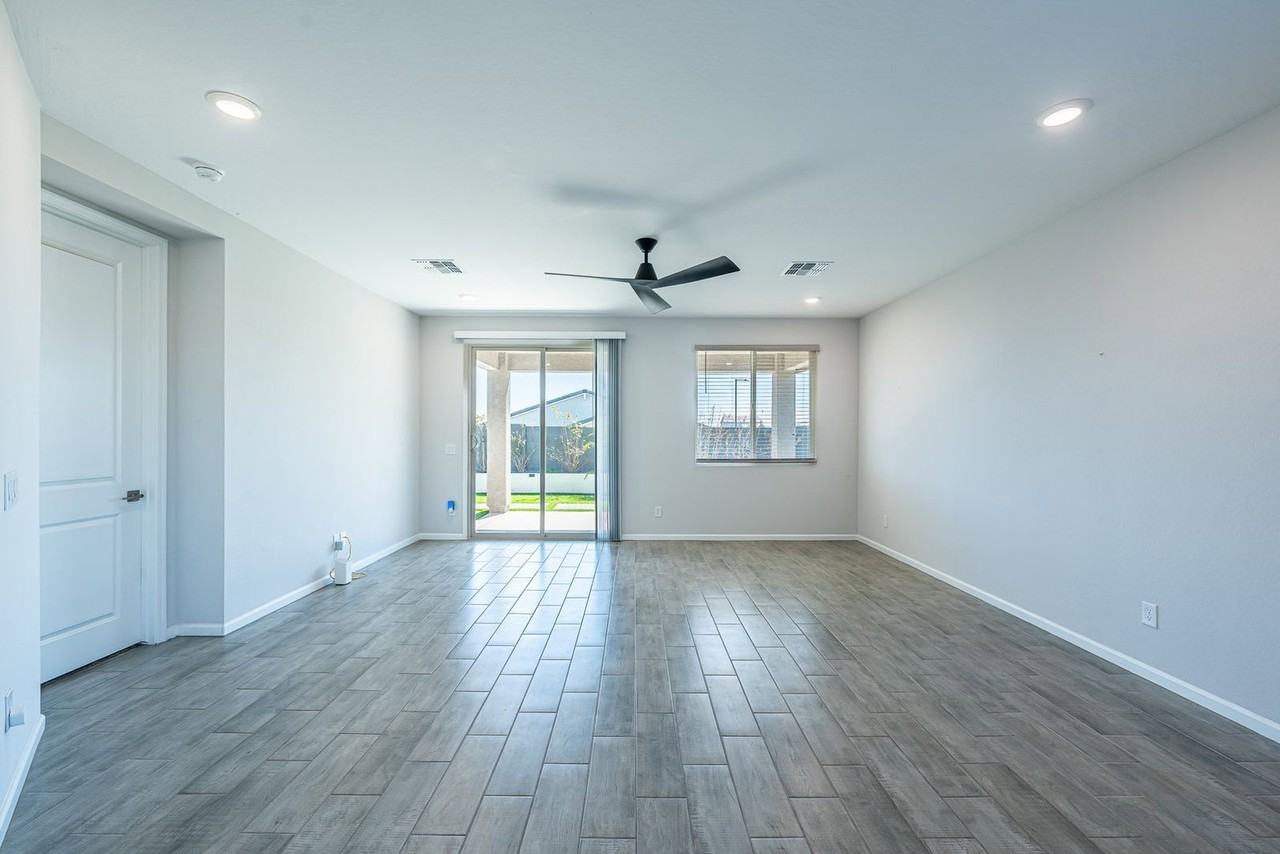 18271 W Paraiso Dr - Photo 3 of 22