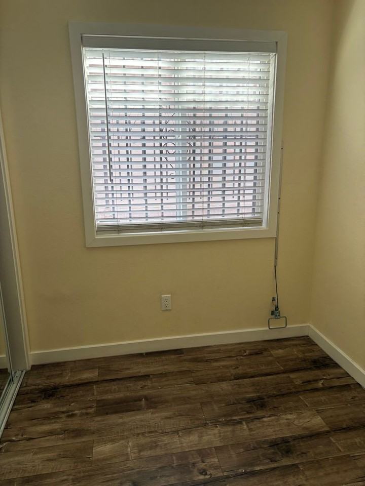 S Victoria Ave #6409A - Photo 4 of 5