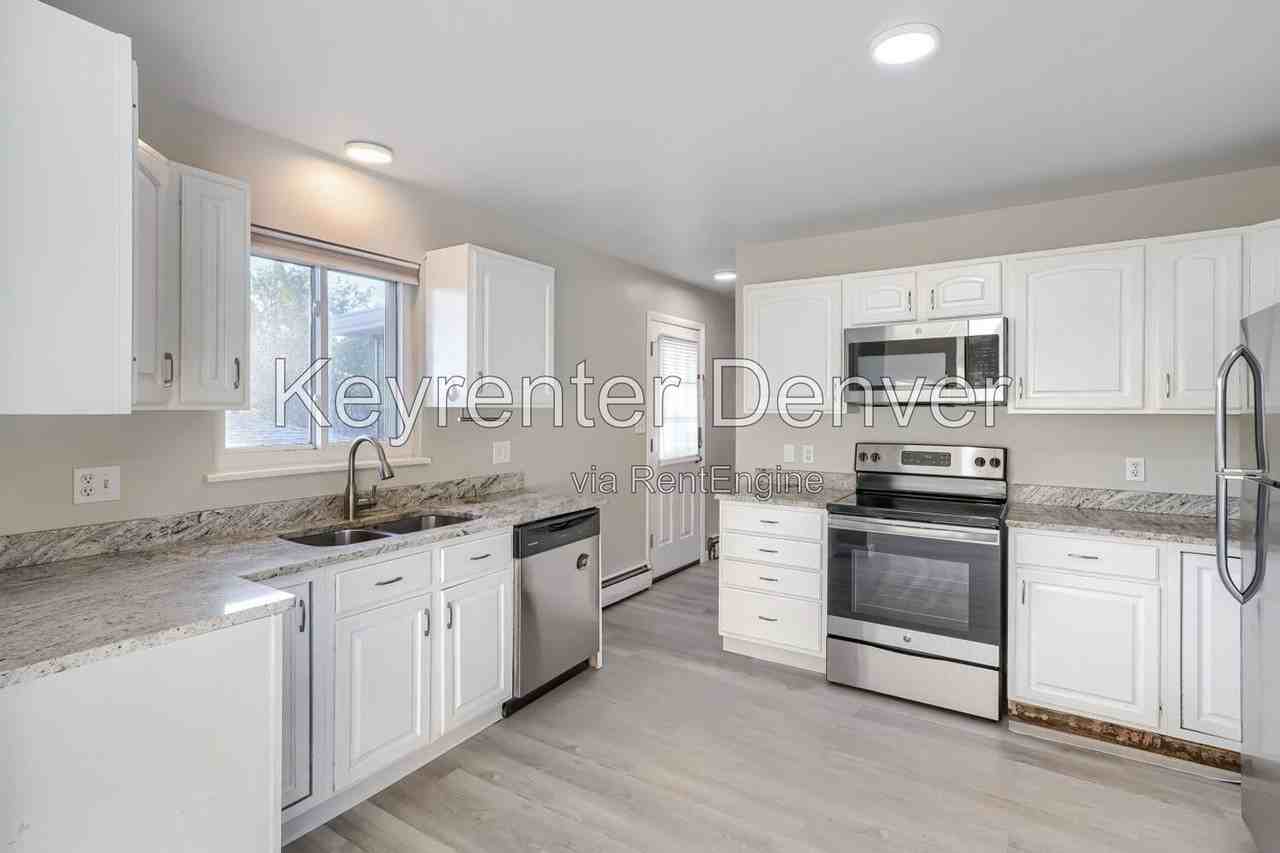 934 S Utica St #1 - Photo 3 of 11